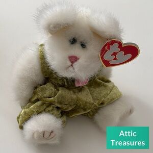 Retired 1993 Attic Treasures Katrina the Cat-“Feline Fine!”-Jointed Limbs